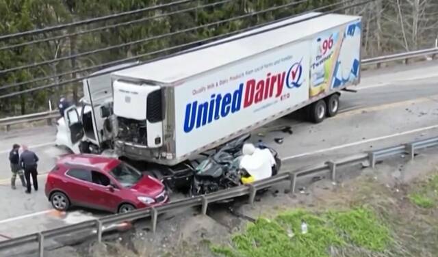 9042426_web1_ptr-FayetteCrashFatal-111325