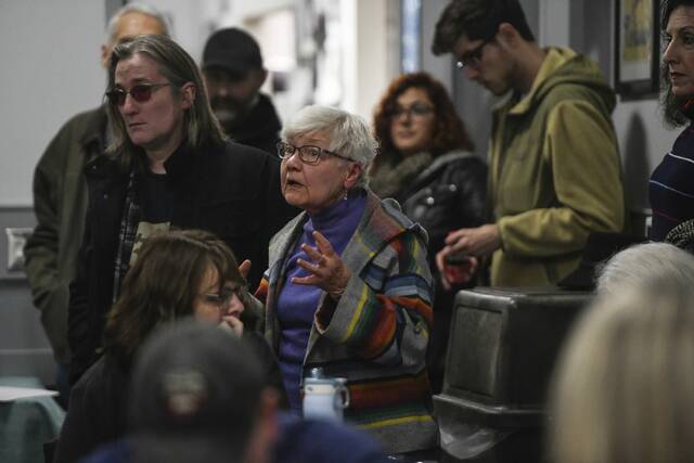 9042618_web1_vnd-datameetings001-111325