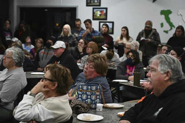 9042618_web1_vnd-datameetings002-111325