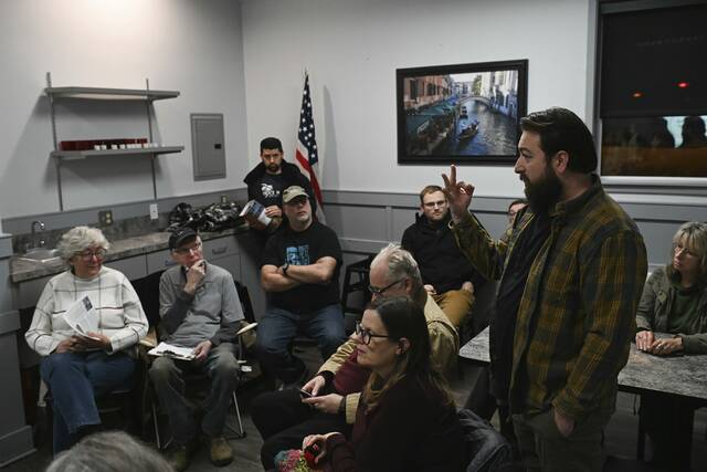 9042618_web1_vnd-datameetings003-111325