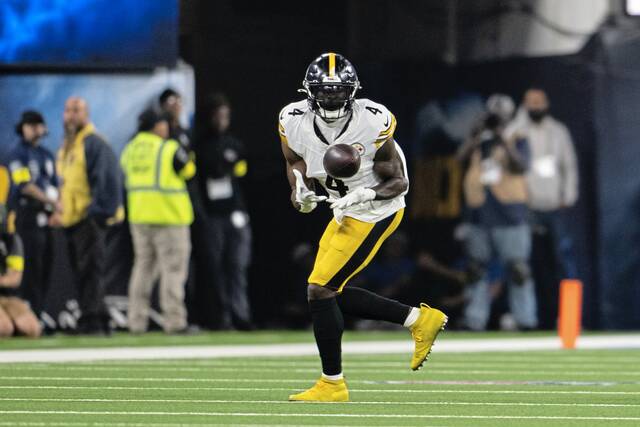 9043409_web1_AP25315239012331