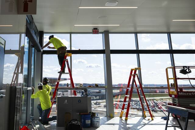 9043545_web1_PTR-AirportParking6-111325