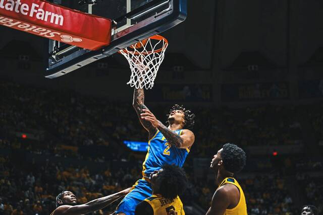 9043772_web1_gtr-PittWVU04-111425