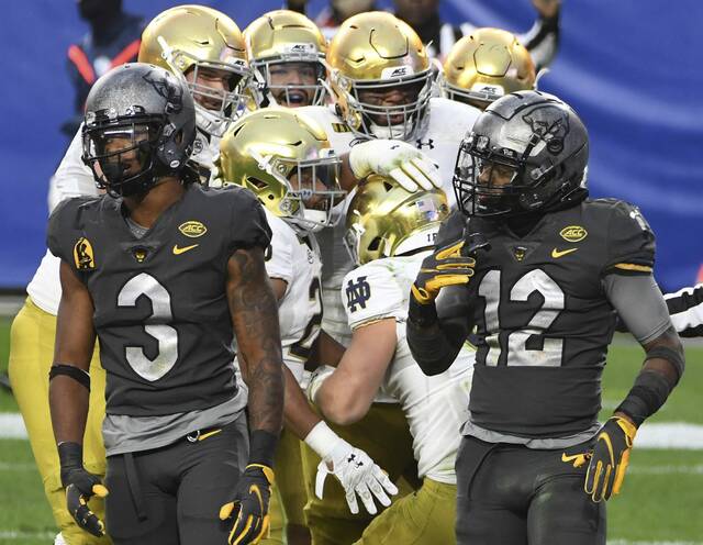 9043778_web1_ptr-PittND13-102520