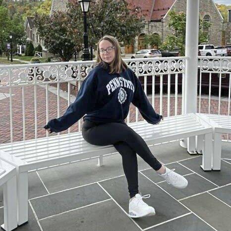 9044371_web1_vnd-EmmaKobelenske