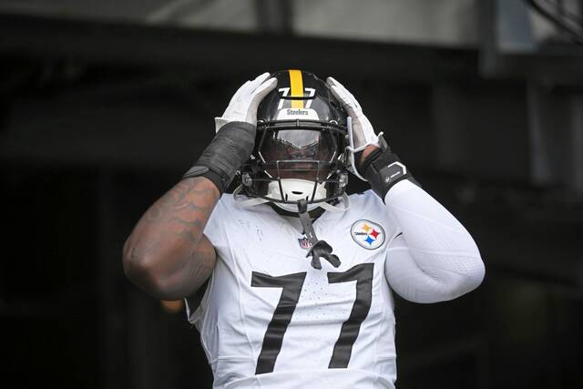 9044551_web1_AP25252651850790