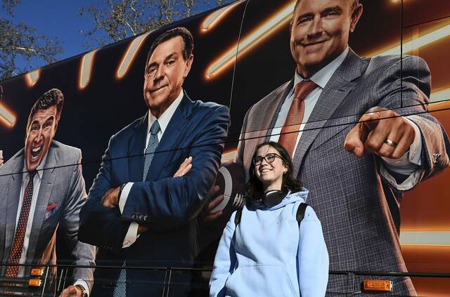 9044790_web1_ptr-gamedaybus001-111425