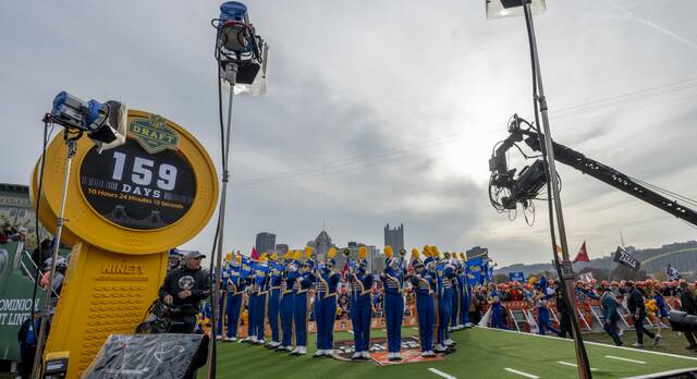 9046396_web1_PTR-GameDayScene100-111625