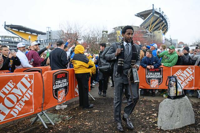 9046396_web1_gtr-PittGameDay3-111625