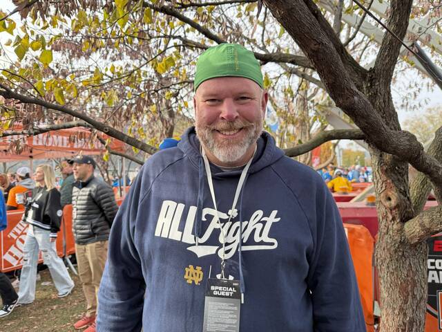 9046396_web1_ptr-gamedayscene03