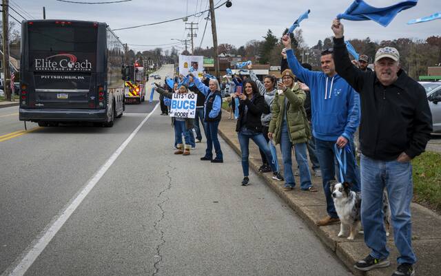 9046600_web1_vnd-BurrellSendoff5