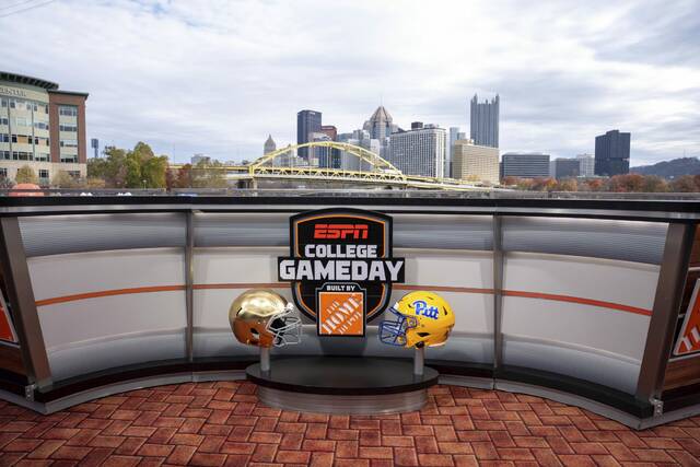 9046973_web1_ptr-gamedayset01-111525