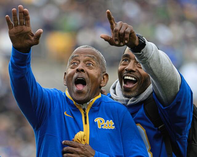 9049136_web1_gtr-Pitt11-111625