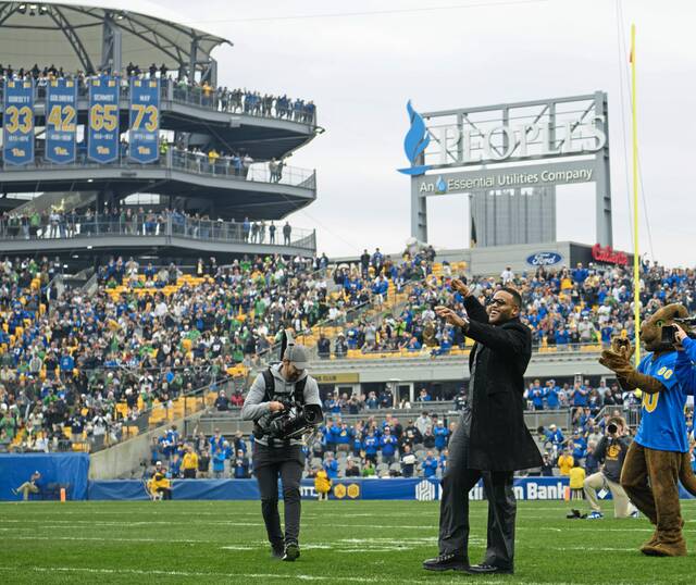 9049139_web1_gtr-AaronDonald3-111625