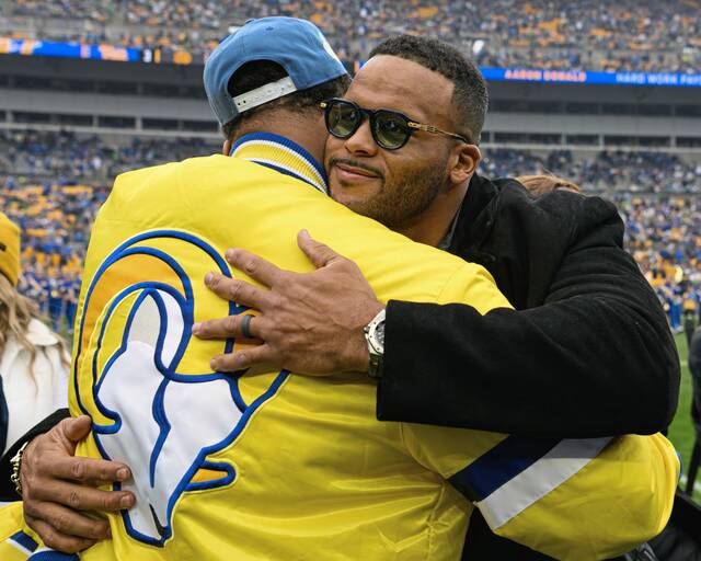 9049139_web1_gtr-AaronDonald4-111625