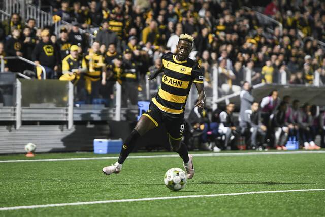 9049148_web1_ptr-Riverhounds004-111625