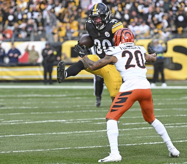 9051415_web1_ptr-SteelersBengals30-111725A
