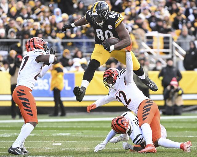 9051415_web1_ptr-SteelersBengals34-111725