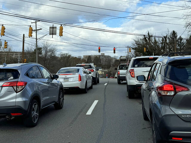 9053251_web1_TrafficLight