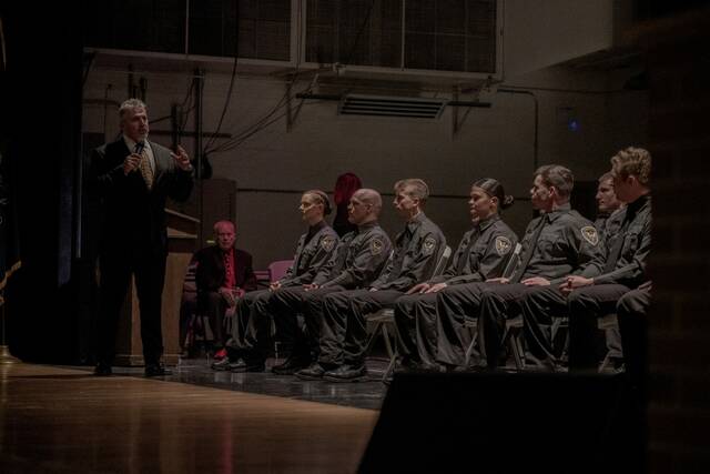 9053391_web1_gtr-lo-WCCCPoliceGraduation100