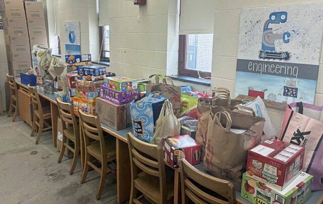 9054070_web1_vnd-nkfooddrive