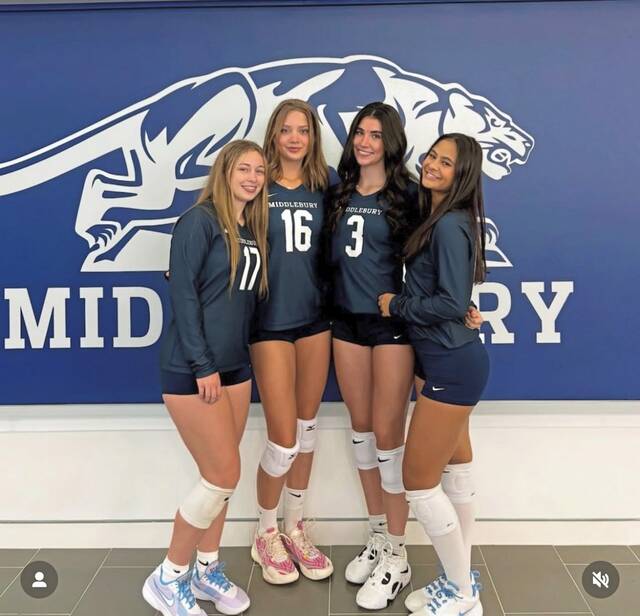 9054130_web1_sew-MollyMacDonald-112025