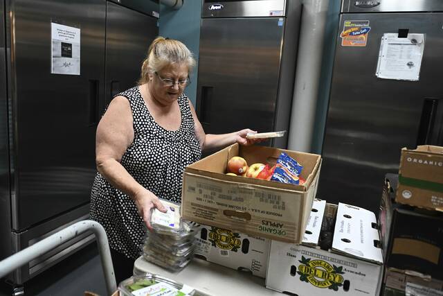 9054269_web1_her-foodresources001-111825