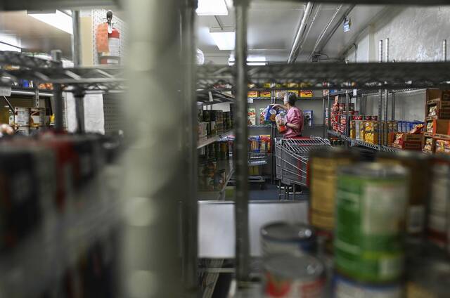 9054269_web1_her-foodresources005-111825