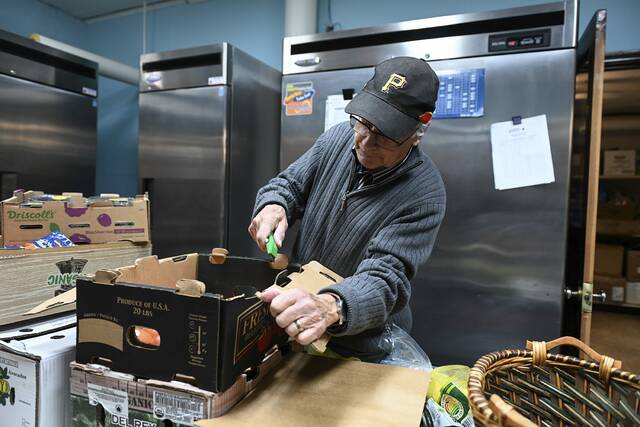 9054269_web1_her-foodresources007-111825