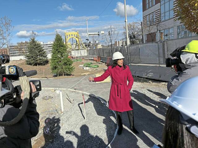 9054657_web1_ptr-ArtsLandingTour-3