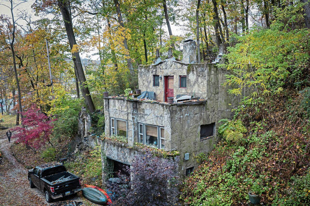 9056337_web1_her-sauer10-112025