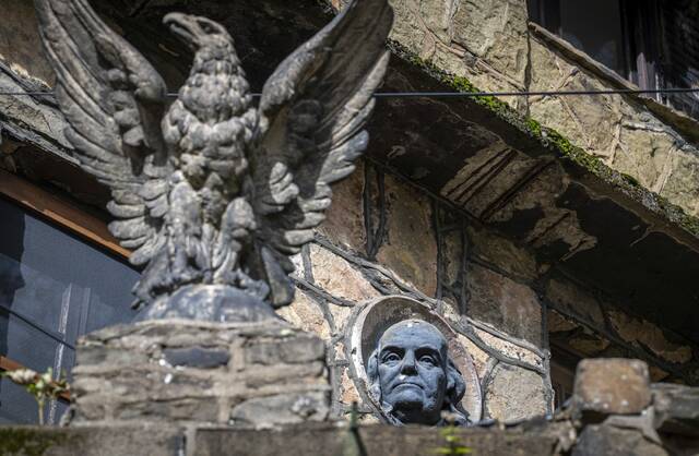 9056337_web1_her-sauer16-112025