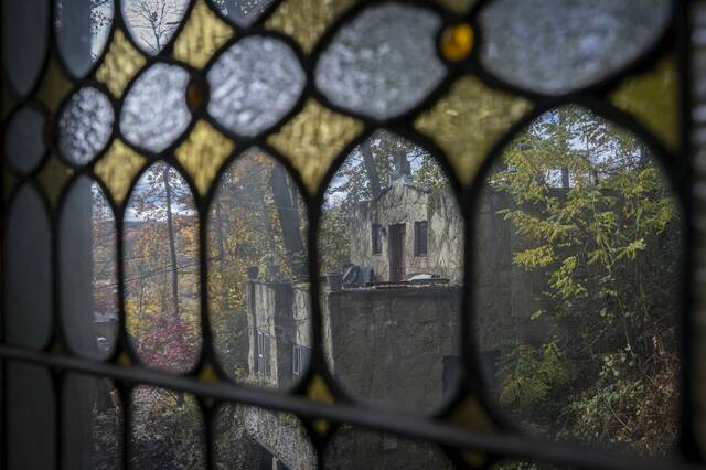 9056337_web1_her-sauer8-112025