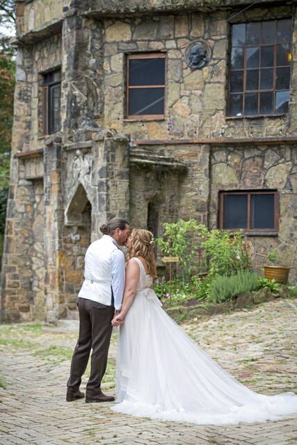 9056337_web1_her-sauerhomes-112725-3