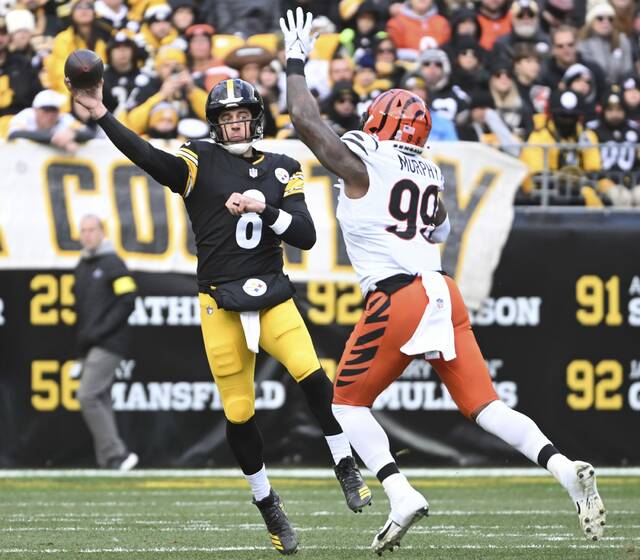 9056374_web1_ptr-Steelers02-111825