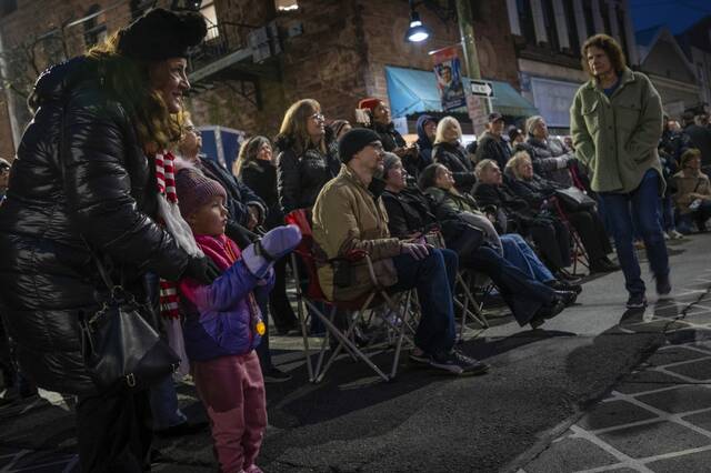 9056777_web1_gtr-lo-lightnorwin4-112125