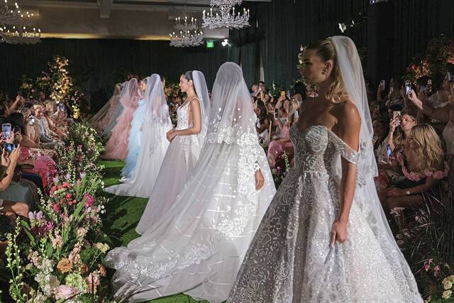 9056915_web1_ptr-HayleyPaige-LaVia-3