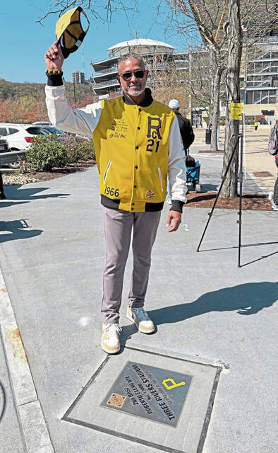 9059632_web1_ptr-ClementePlaques-4