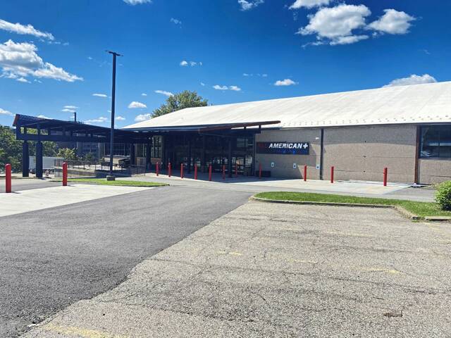 9059884_web1_te-FieldHouse-121125