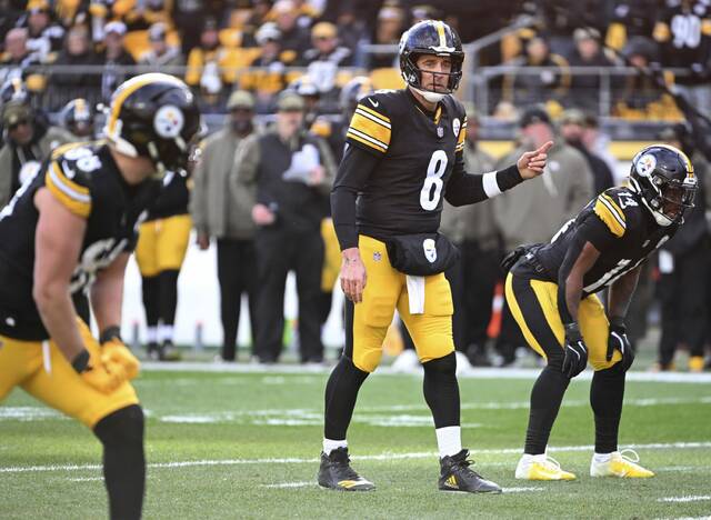 9060870_web1_ptr-Steelers21-111825