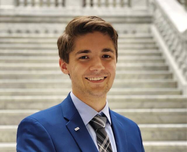 9061281_web1_sig-McKayBrooks1