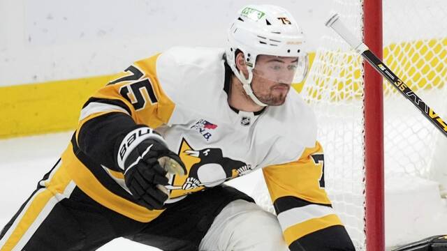 9063111_web1_ptr-PensClifton-111825