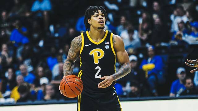 9064288_web1_gtr-PittUCF2-112125