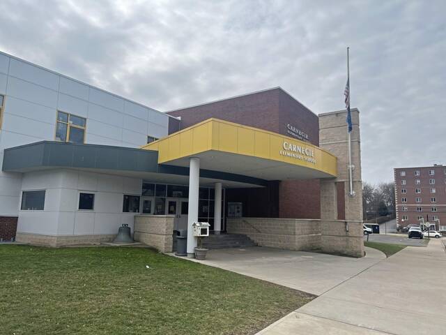 9064359_web1_sig-carnegieelementary