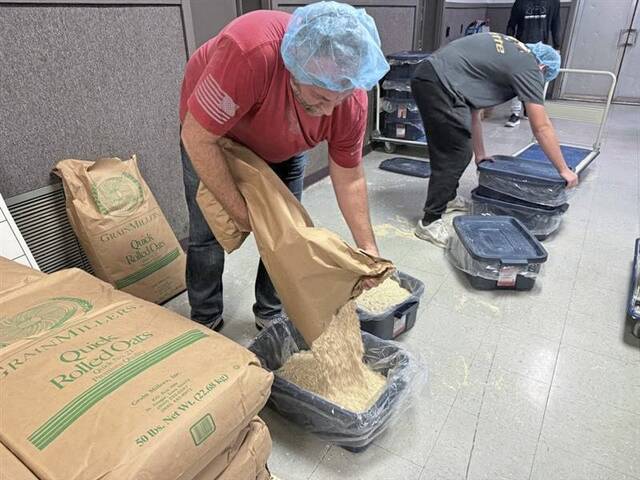 9067052_web1_gtr-ThriftShopAction02-112325