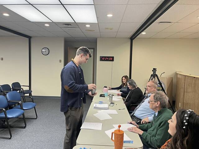 9067939_web1_gtr-ElectTies2-112225