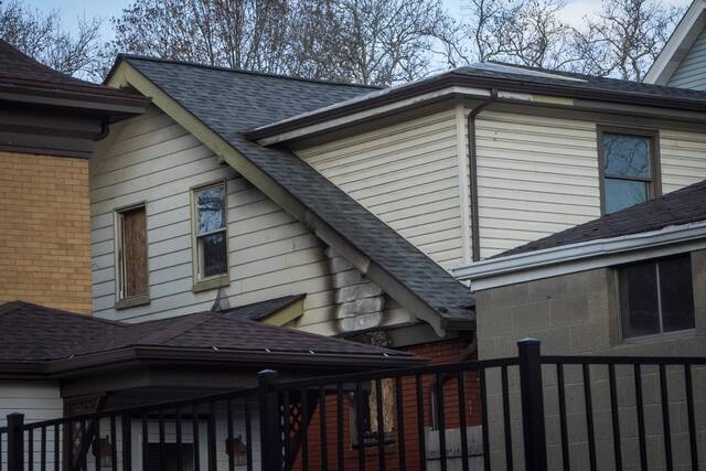 9070323_web1_ptr-fire1