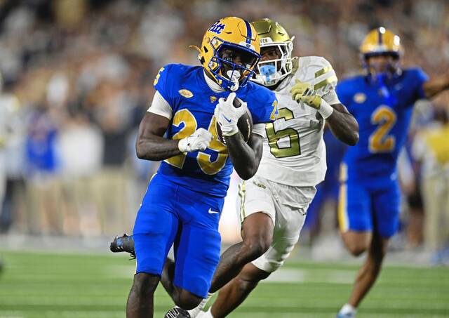 9071947_web1_gtr-PittFB-112425