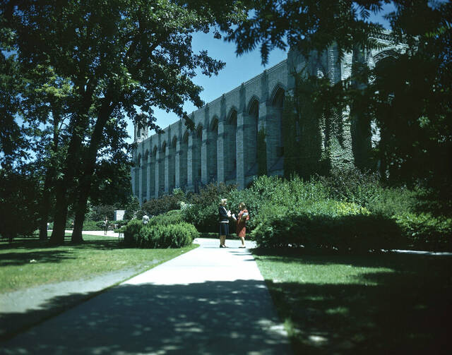 9072680_web1_AP470801088