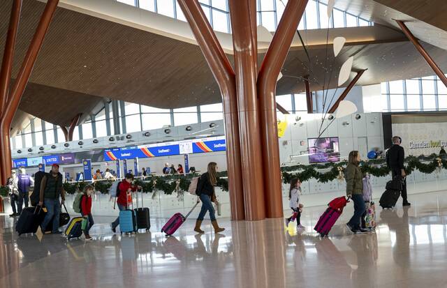 9074284_web1_ptr-holidaytravel6-112525